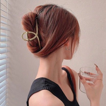 Gold Hollow Geometric Hair Claw – Stylish Metal Hair Clip for Women
