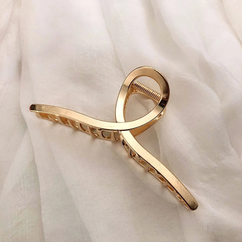 Gold Hollow Geometric Hair Claw – Stylish Metal Hair Clip for Women