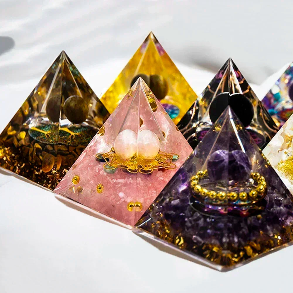 Natural Crystal Energy Pyramid – Peridot & Amethyst Chakra Healing Décor