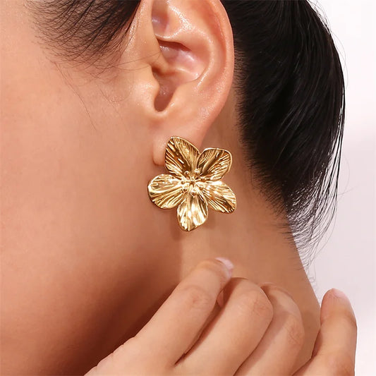 Vintage Gold Flower Stud Earrings – Geometric Statement Jewelry for Women