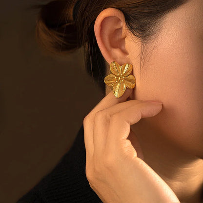 Vintage Gold Flower Stud Earrings – Geometric Statement Jewelry for Women