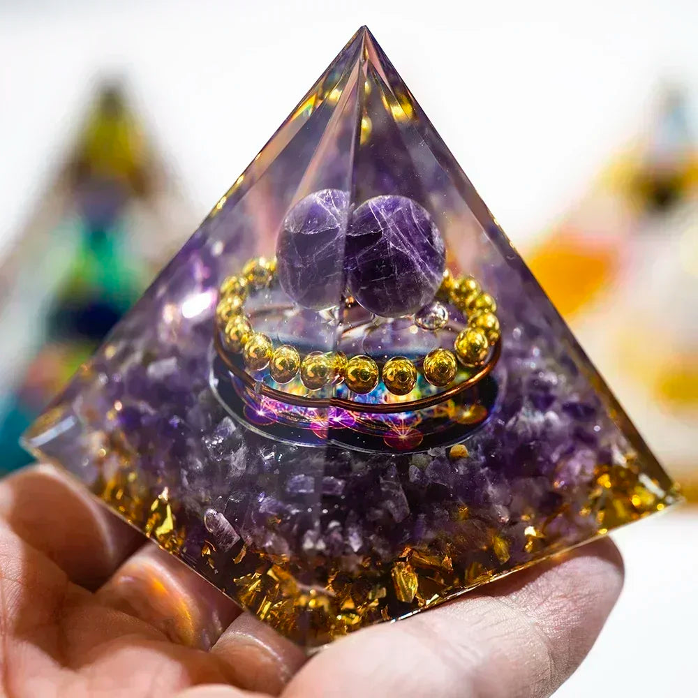 Natural Crystal Energy Pyramid – Peridot & Amethyst Chakra Healing Décor