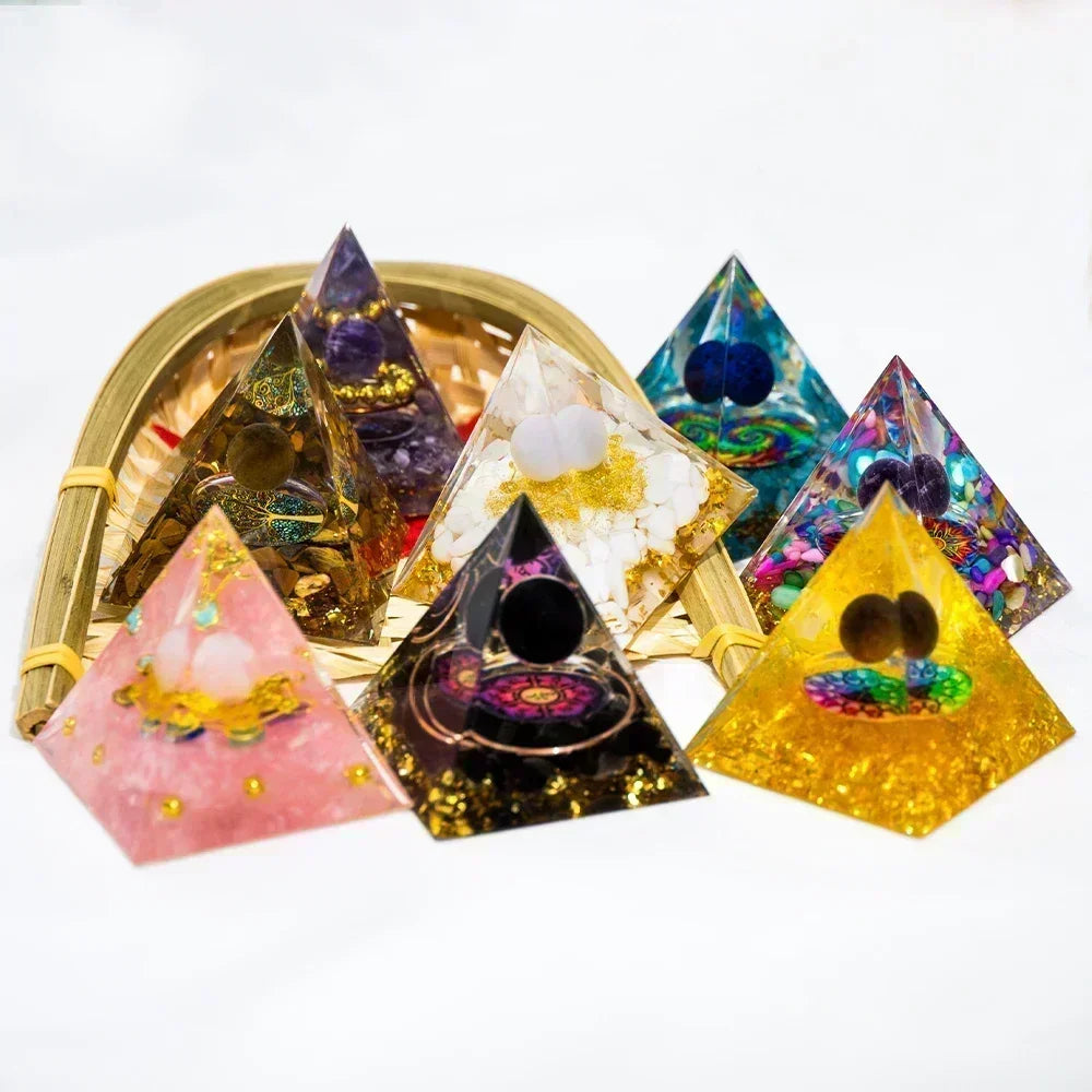 Natural Crystal Energy Pyramid – Peridot & Amethyst Chakra Healing Décor