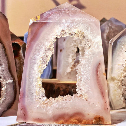 Natural Geode Agate Crystal Point – Healing Gemstone for Home & Office Décor
